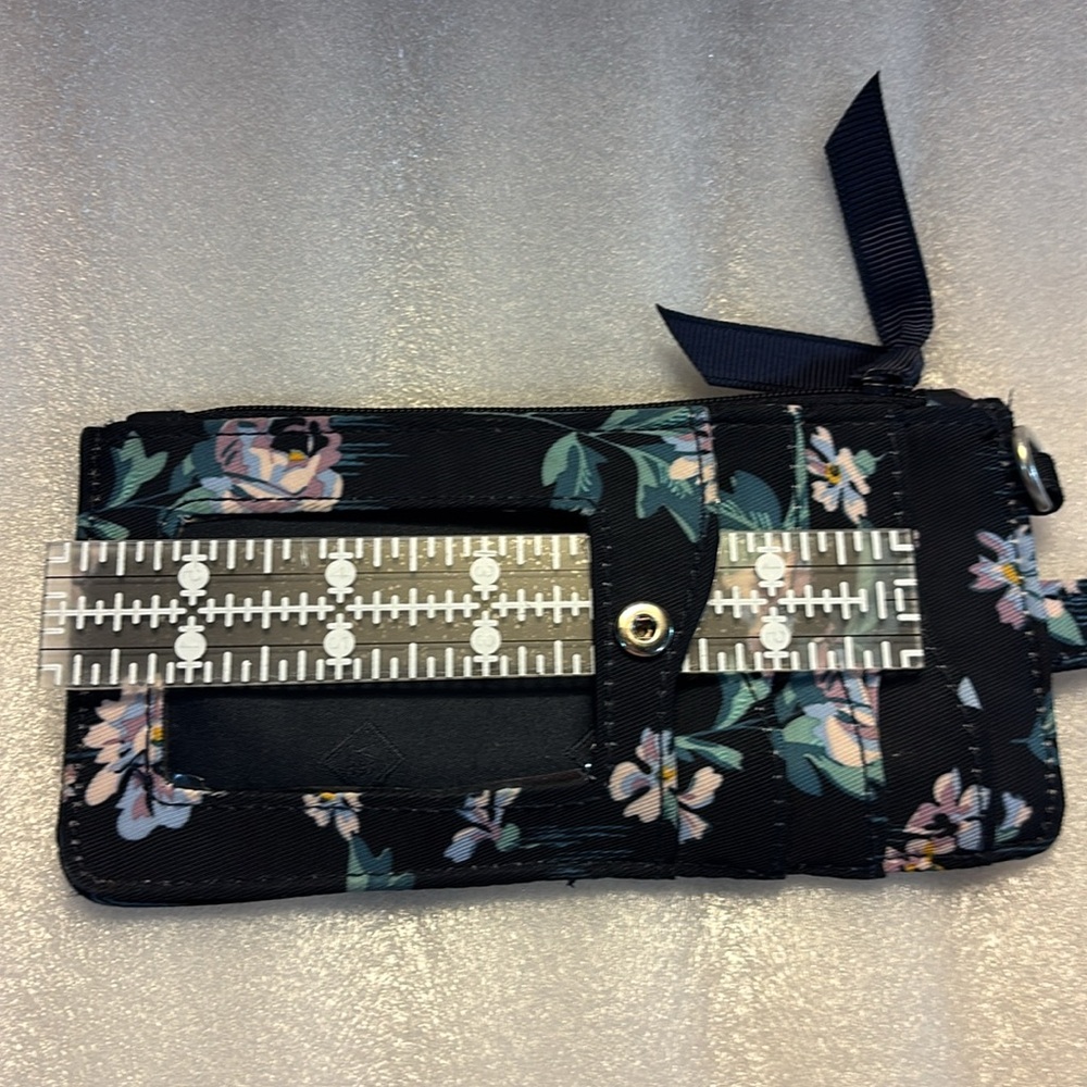 Vera Bradley Ultimate Card Case in Performance Twill Navy Garden - Picture 5 of 7